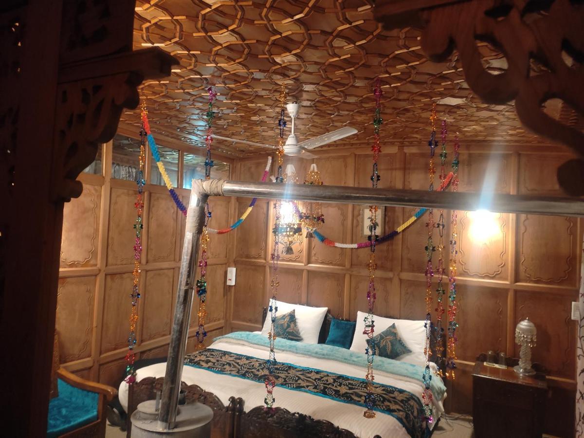 Luxury Scotland Srīnagar 外观 照片