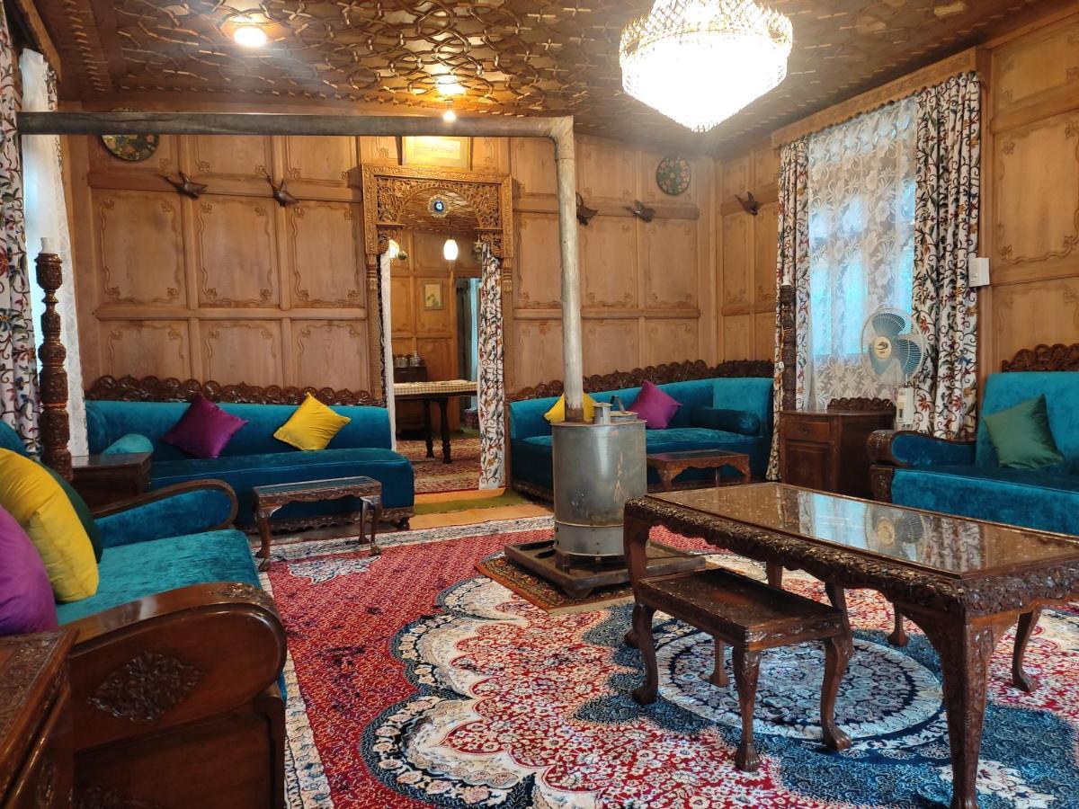 Luxury Scotland Srīnagar 外观 照片